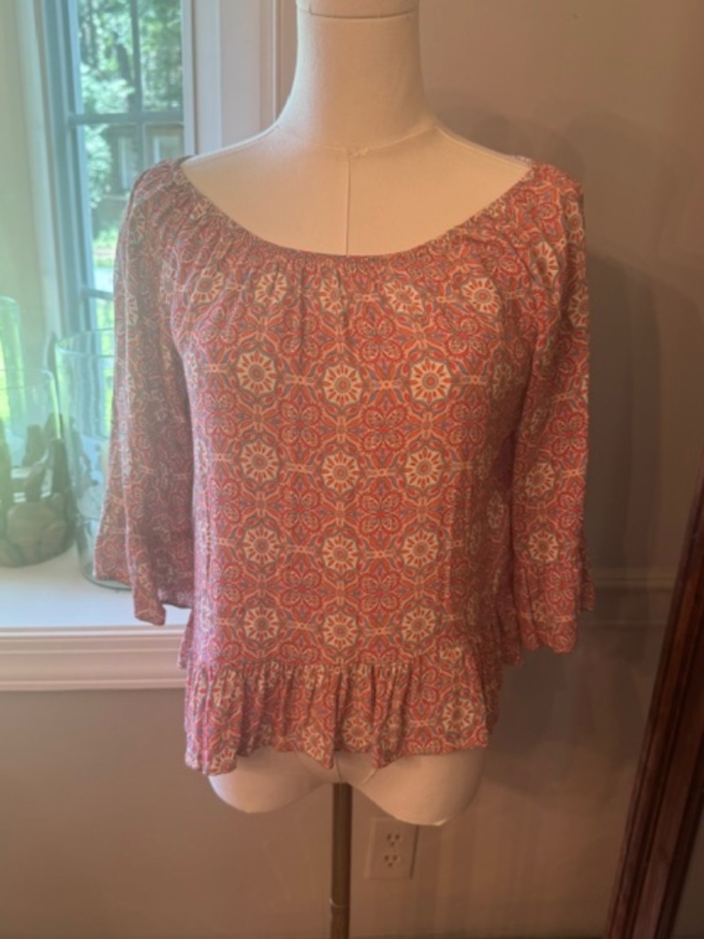 Sanctuary Boho Peasant Blouse Small Pink Floral Medallion Print Ruffle Hem